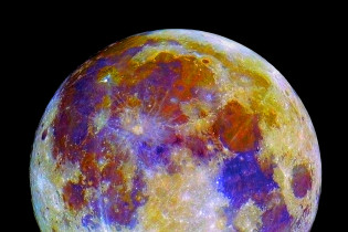 Náš Mesiac v nepravých farbách